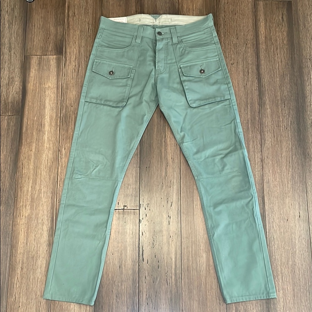 Levi’s Cargo Pants *RARE*